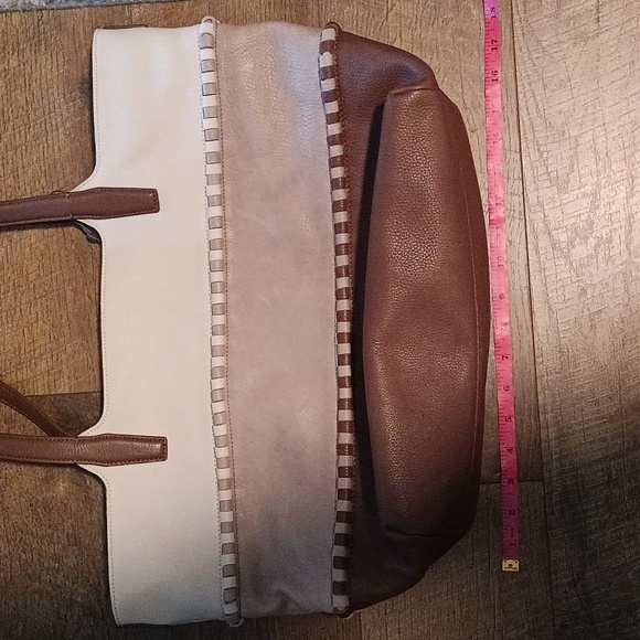 Vince Camuto leather Tote NWT❤️❤️ - Picture 13 of 16